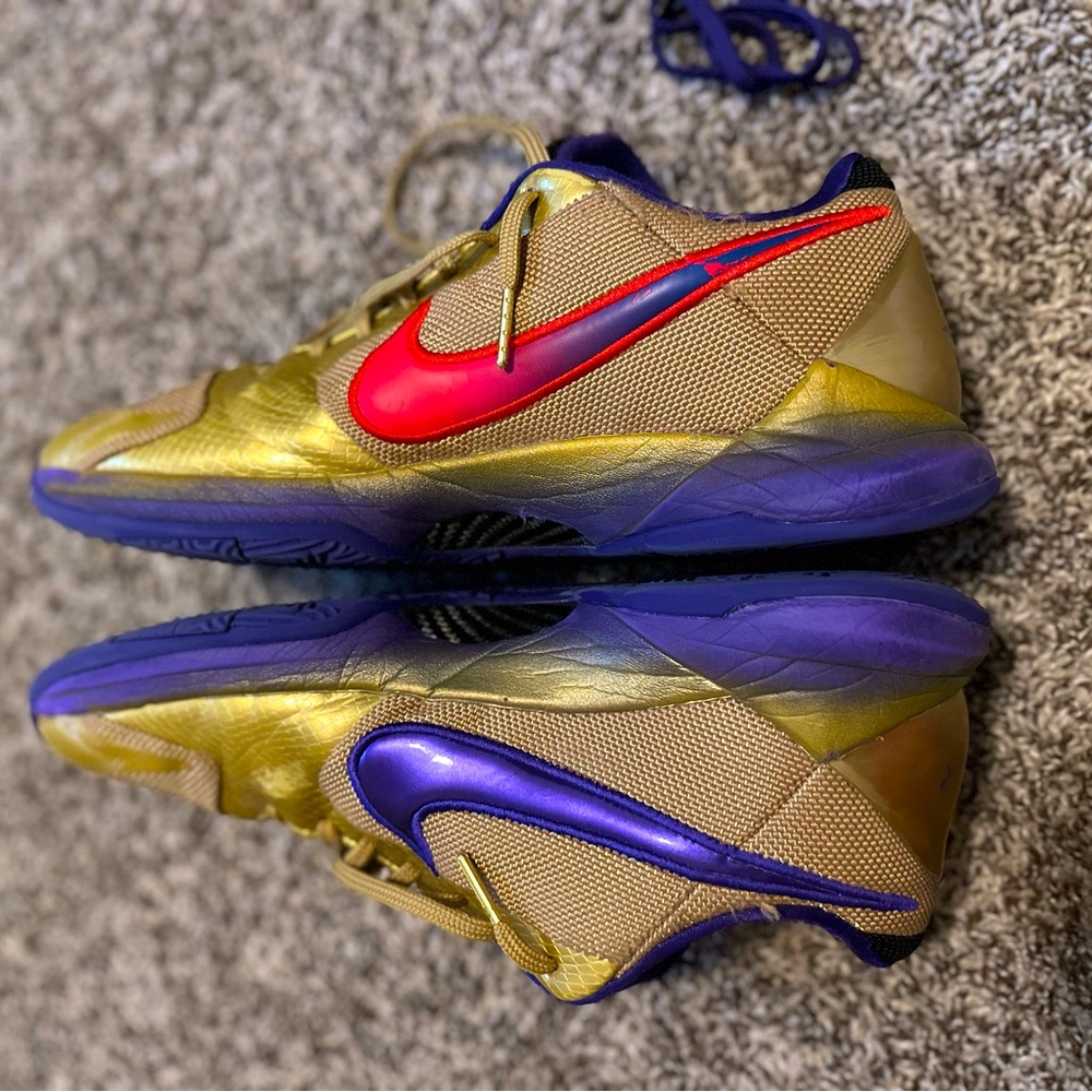 Kobe 5 Hall of Fame Size 12